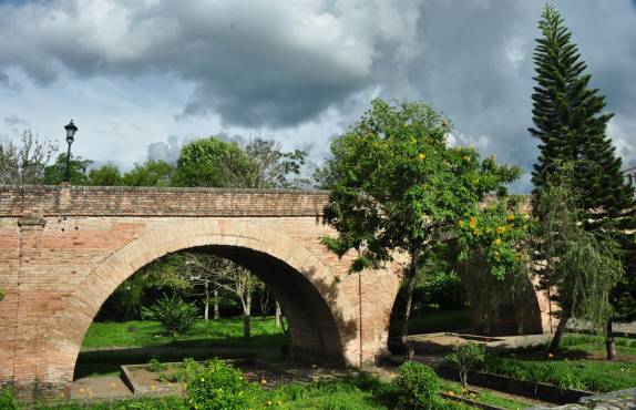 Puente de la Custodia, uma das atrações de Popayan, na Colômbia